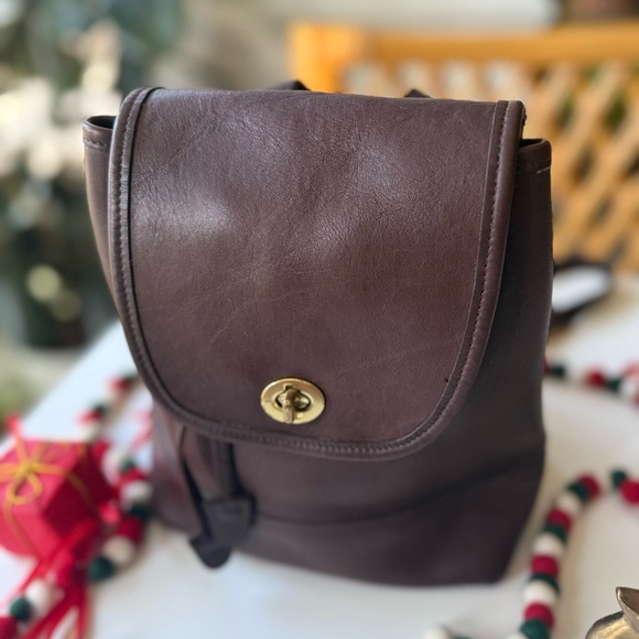Vintage Coach 9960 Mini Daypack Dark Brown Leather Backpack - Picture 2 of 10